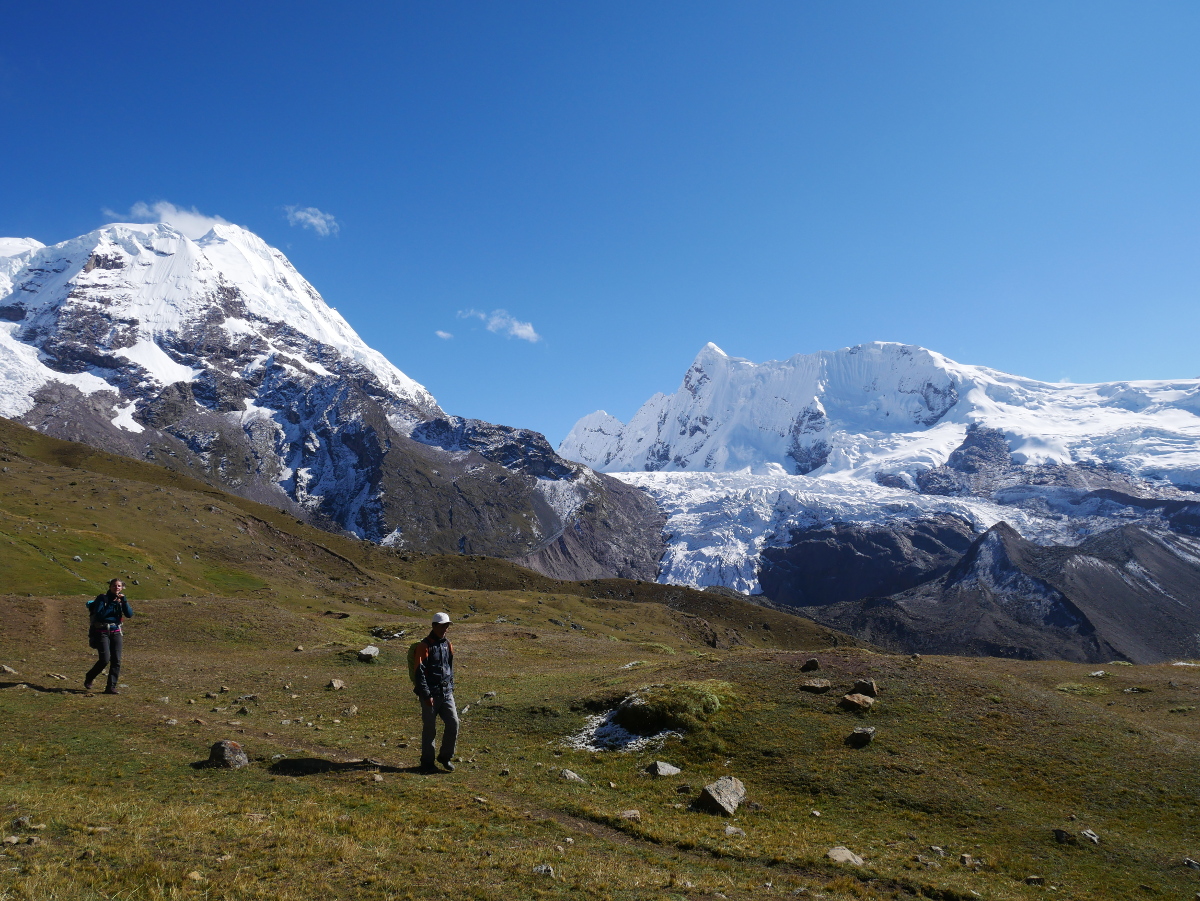 Descente dans la vallée vers le village